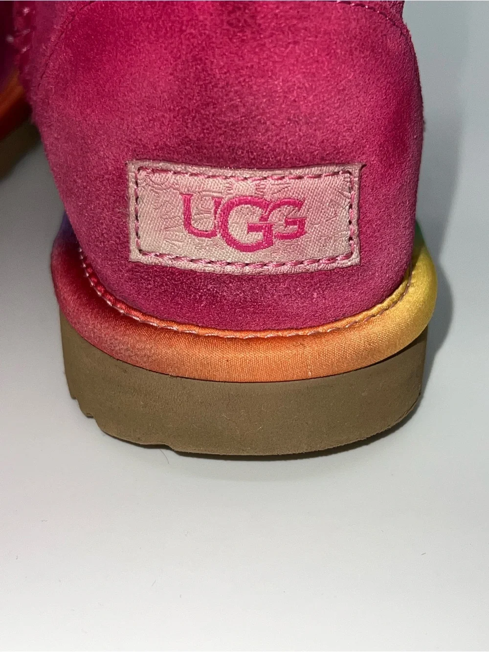 UGG Classic Rainbow‎ Short Fushia Pink Suede Youth Sz 3 in Time for Back School